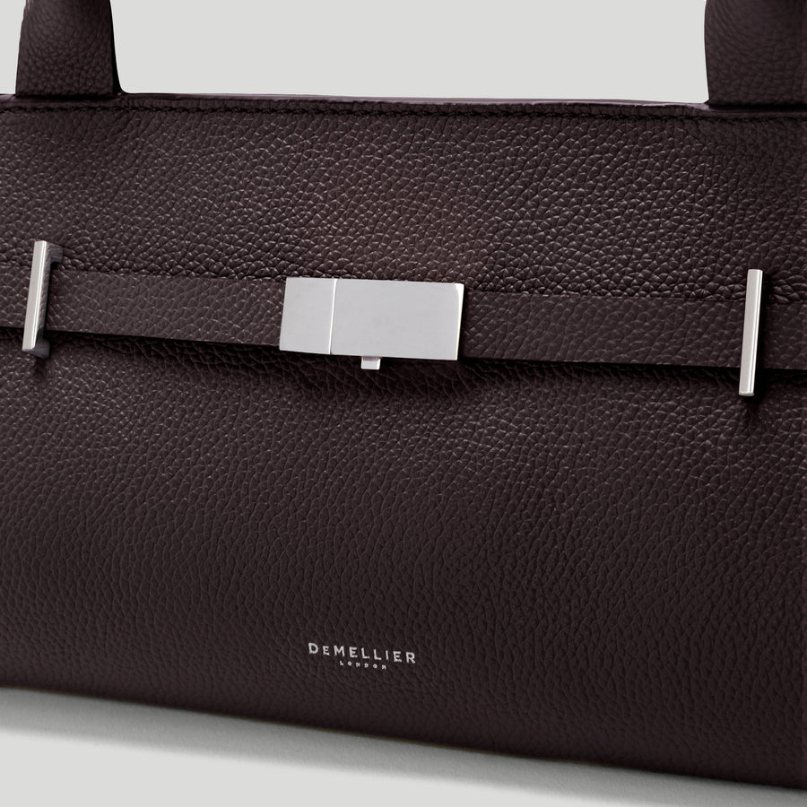 The New York Shoulder